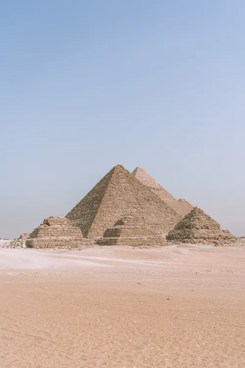 Visit The Pyramids of Giza without a guide + the 7 best viewpoints